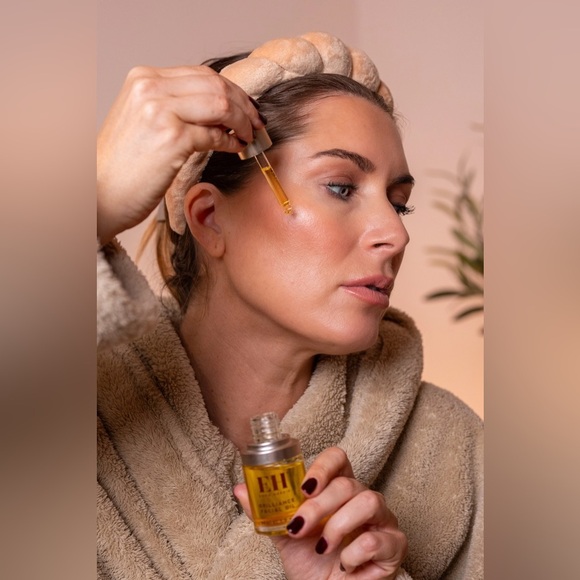 NIB Emma Hardie Brilliance Facial Oil overnight Treatment - Picture 4 of 10